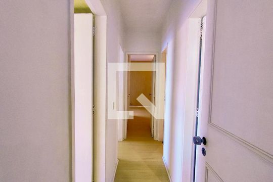 Corredor de apartamento para alugar com 3 quartos, 125m² em Lagoa, Rio de Janeiro