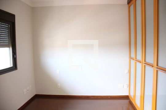 Suíte 1 de apartamento para alugar com 4 quartos, 360m² em Osvaldo Rezende, Uberlândia