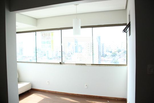 Sala de apartamento para alugar com 4 quartos, 360m² em Osvaldo Rezende, Uberlândia