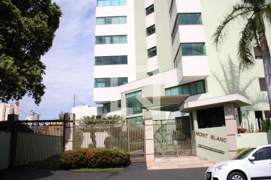 Fachada de apartamento para alugar com 4 quartos, 360m² em Osvaldo Rezende, Uberlândia