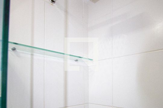 Banheiro de apartamento para alugar com 2 quartos, 43m² em Nova Cidade, São Gonçalo