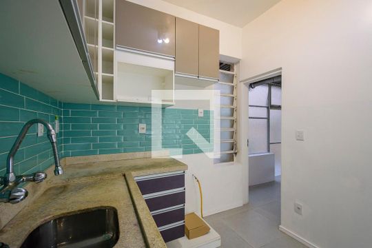 Cozinha de apartamento para alugar com 1 quarto, 54m² em Centro Histórico, Porto Alegre