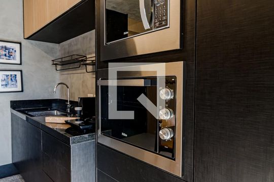 Cozinha de apartamento à venda com 1 quarto, 38m² em Jardim das Bandeiras, São Paulo