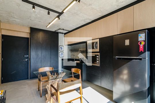 Sala de apartamento à venda com 1 quarto, 38m² em Jardim das Bandeiras, São Paulo
