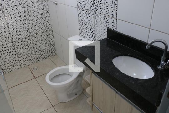 Banheiro de apartamento à venda com 2 quartos, 53m² em Jardim Goiás, Goiânia