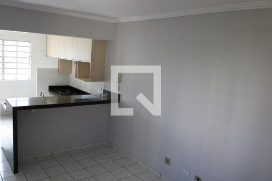 Sala de apartamento à venda com 2 quartos, 53m² em Jardim Goiás, Goiânia