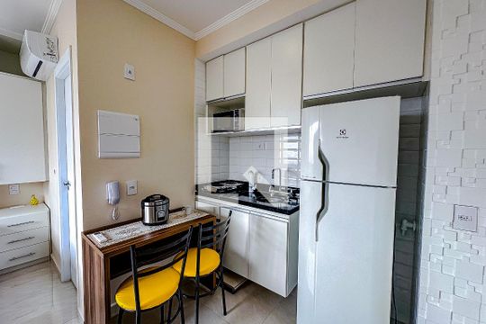 Cozinha de kitnet/studio para alugar com 1 quarto, 23m² em Belenzinho, São Paulo