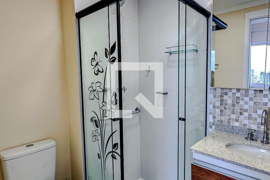 Banheiro de kitnet/studio para alugar com 1 quarto, 23m² em Belenzinho, São Paulo