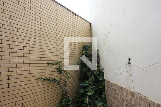 Quintal de casa à venda com 3 quartos, 158m² em Jardim Maria Adelaide, São Bernardo do Campo