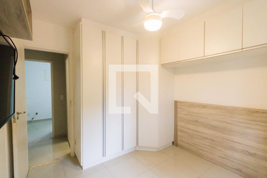 Quarto 1 de casa de condomínio para alugar com 2 quartos, 90m² em Pechincha, Rio de Janeiro