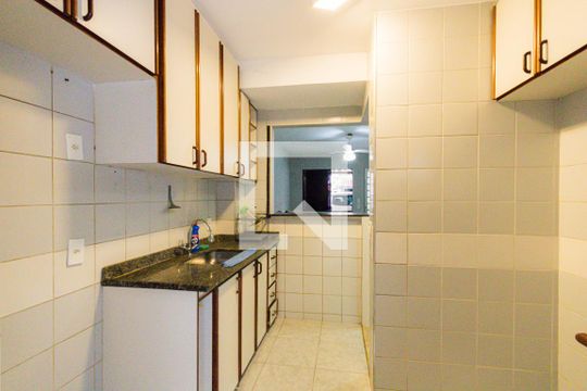 Cozinha de casa de condomínio para alugar com 2 quartos, 90m² em Pechincha, Rio de Janeiro