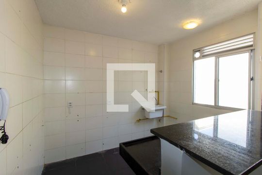 Cozinha e Área de Serviço de apartamento à venda com 2 quartos, 42m² em São José, Canoas