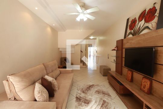Casa à venda com 3 quartos, 239m² em Vila Granada, São Paulo