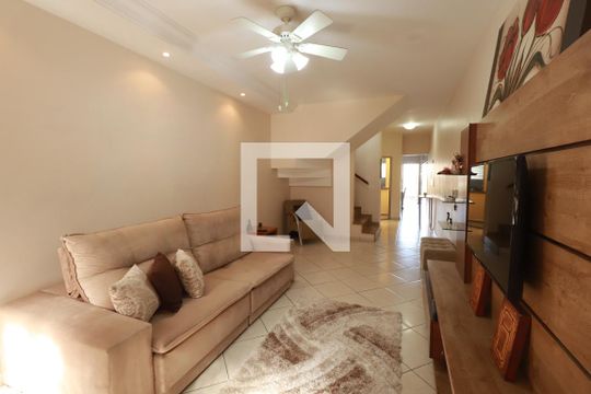 Sala de casa à venda com 3 quartos, 239m² em Vila Granada, São Paulo