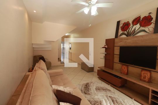 Sala de casa à venda com 3 quartos, 239m² em Vila Granada, São Paulo