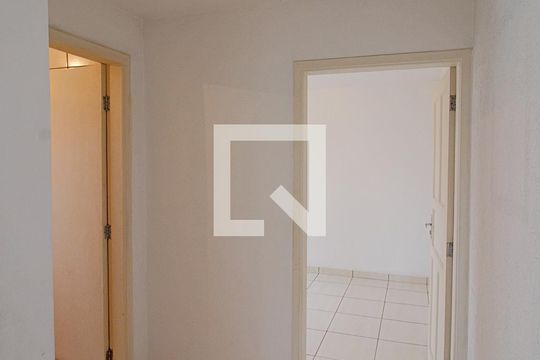 Corredor  de casa para alugar com 1 quarto, 40m² em Jardim Clementino, Taboão da Serra