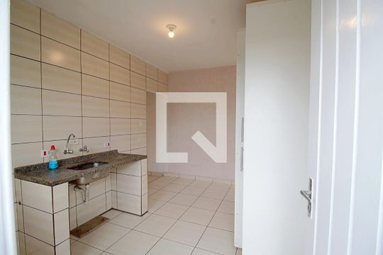 Cozinha  de casa para alugar com 1 quarto, 40m² em Jardim Clementino, Taboão da Serra