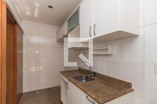 Cozinha e Área de Serviço de apartamento à venda com 3 quartos, 118m² em Petrópolis, Porto Alegre