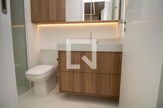 Banheiro da suíte - armários de apartamento à venda com 2 quartos, 65m² em Indianópolis, São Paulo