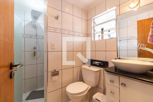 Banheiro de apartamento à venda com 3 quartos, 58m² em Vila Moraes, São Paulo