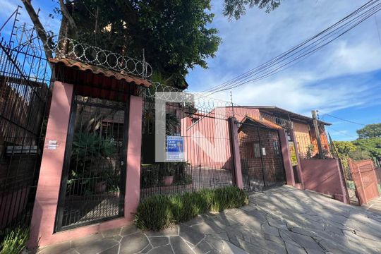 Fachada de casa de condomínio à venda com 2 quartos, 89m² em Glória, Porto Alegre