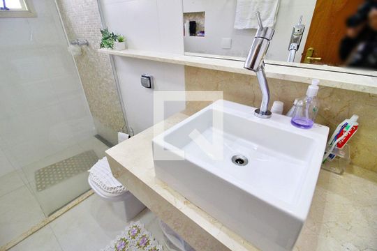 Banheiro da Suíte 1 de casa à venda com 3 quartos, 200m² em Vila Alto de Santo Andre, Santo André