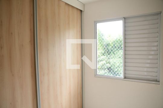 Quarto 2  de apartamento para alugar com 2 quartos, 52m² em Parque Frondoso, Cotia