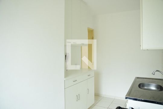 Cozinha de apartamento para alugar com 2 quartos, 52m² em Parque Frondoso, Cotia