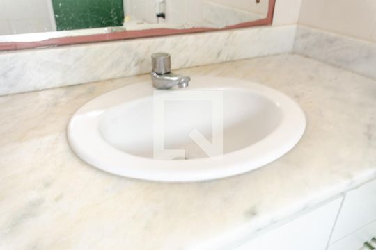 Pia de casa para alugar com 5 quartos, 421m² em Pituba, Salvador