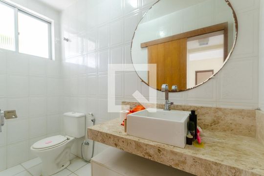 Lavabo de casa para alugar com 5 quartos, 421m² em Pituba, Salvador