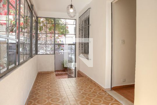 Entrada de casa à venda com 3 quartos, 200m² em Pacaembu, São Paulo