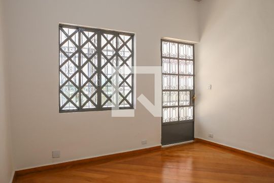 Sala de casa à venda com 3 quartos, 200m² em Pacaembu, São Paulo