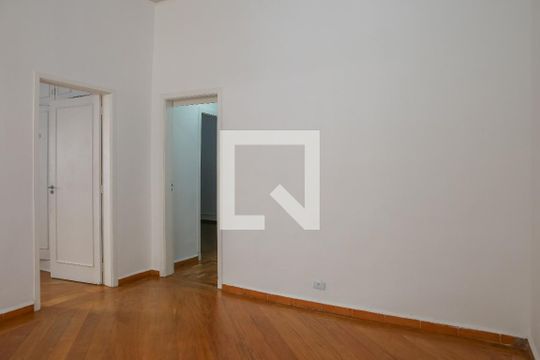 Sala de casa à venda com 3 quartos, 200m² em Pacaembu, São Paulo