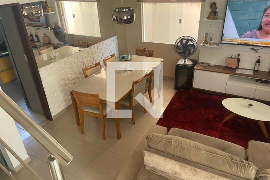Sala de casa para alugar com 3 quartos, 680000m² em Jardim das Margaridas, Salvador