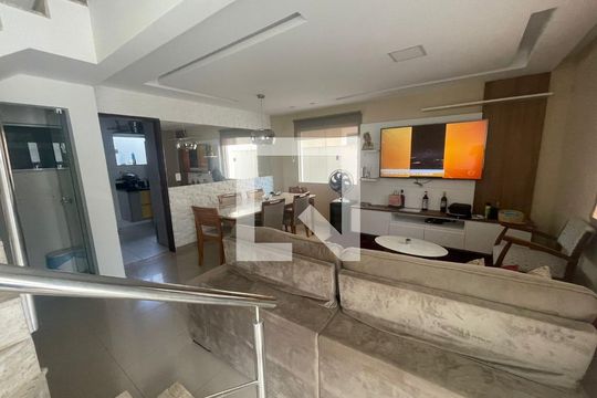 Casa para alugar com 3 quartos, 680000m² em Jardim das Margaridas, Salvador