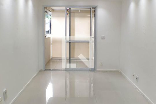 Sala de apartamento à venda com 2 quartos, 70m² em Santa Rosa, Niterói