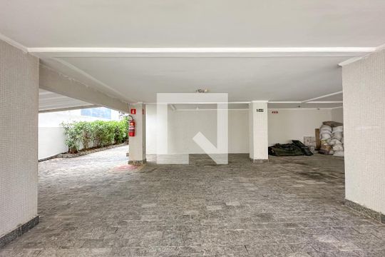Área comum - vagas de garagem  de apartamento para alugar com 3 quartos, 119m² em Balneario Cidade Atlantica, Guarujá