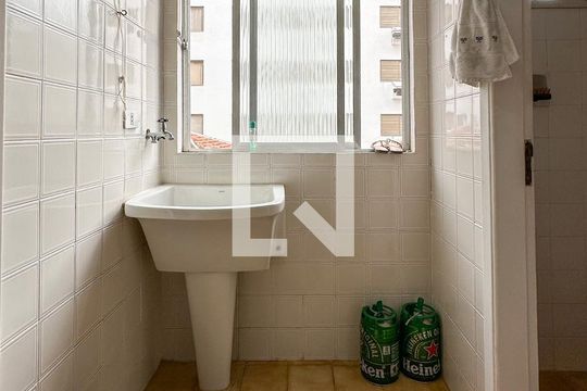Área de Serviço de apartamento para alugar com 3 quartos, 119m² em Balneario Cidade Atlantica, Guarujá