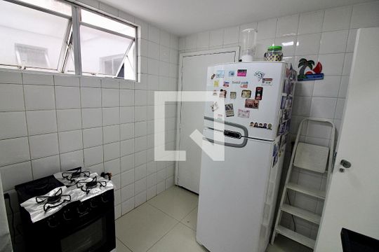 Cozinha de apartamento à venda com 3 quartos, 83m² em R. Bandeirantes, Rio de Janeiro