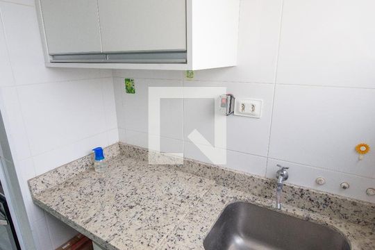 Área de Serviço de apartamento para alugar com 2 quartos, 75m² em Jardim Santa Clara, Taubaté