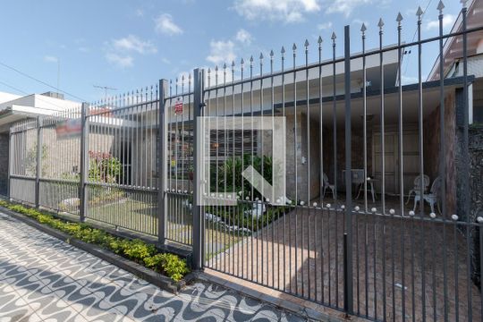 Fachada de casa à venda com 4 quartos, 268m² em Cursino, São Paulo