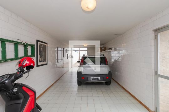 Garagem de casa à venda com 4 quartos, 268m² em Cursino, São Paulo