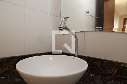 Banheiro de apartamento à venda com 2 quartos, 60m² em Vila Robertina, São Paulo