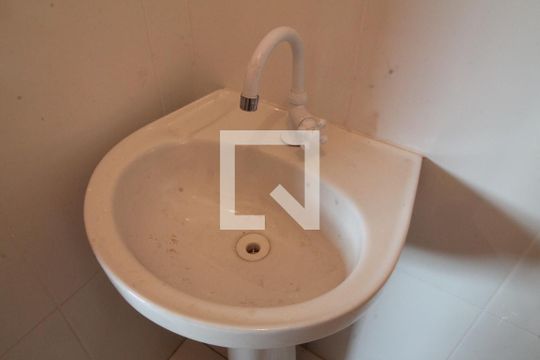 Banheiro de apartamento à venda com 1 quarto, 27m² em Vila Araguaia, São Paulo