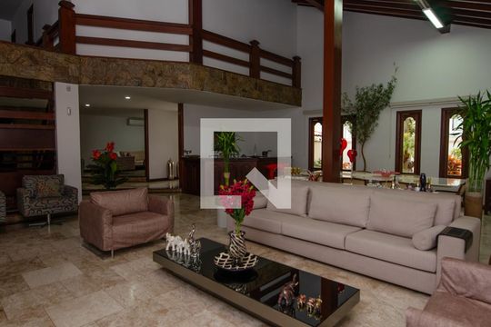 Sala de estar de casa de condomínio à venda com 4 quartos, 1180m² em Barra da Tijuca, Rio de Janeiro