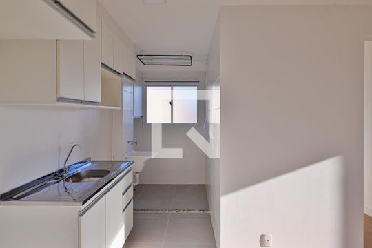 Cozinha e Área de Serviço de apartamento para alugar com 2 quartos, 41m² em Cambuci, São Paulo