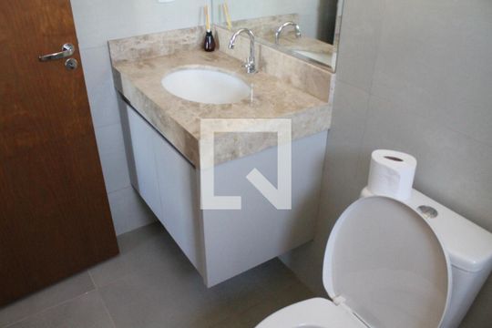 Banheiro de apartamento à venda com 2 quartos, 59m² em Parque Amazônia, Goiânia
