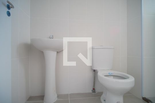 Banheiro  de apartamento para alugar com 2 quartos, 62m² em Guarani, Novo Hamburgo