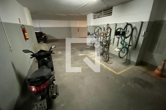 Garagem de apartamento à venda com 3 quartos, 156m² em Copacabana, Rio de Janeiro