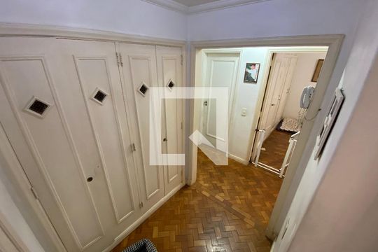 Corredor de apartamento à venda com 3 quartos, 156m² em Copacabana, Rio de Janeiro